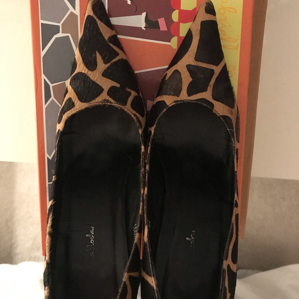 Shoes - Picture 5 of 6